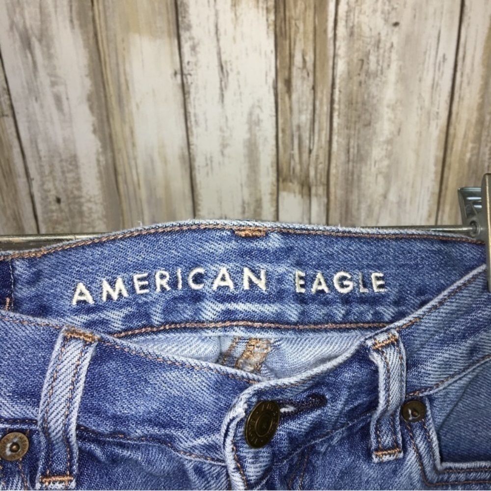 American Eagle Medium Wash Denim Mom Shorts - Picture 8 of 8